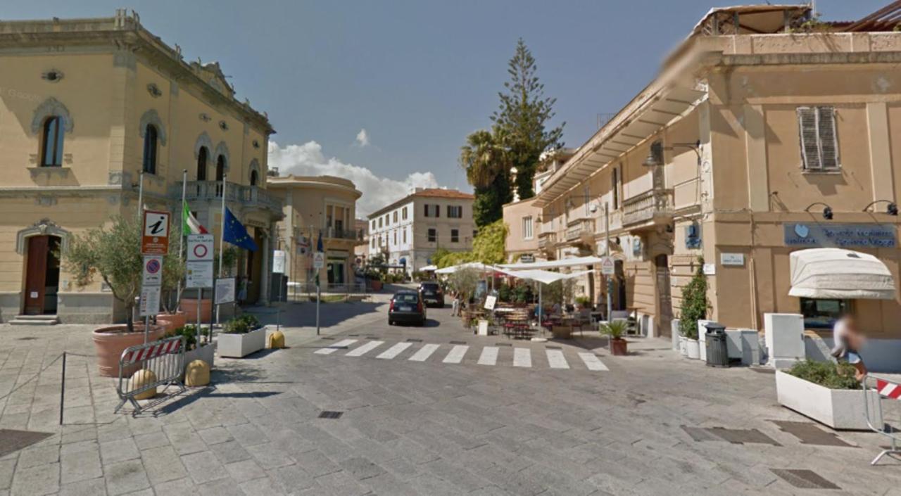 Corso Umberto Rooms Ольбия Экстерьер фото