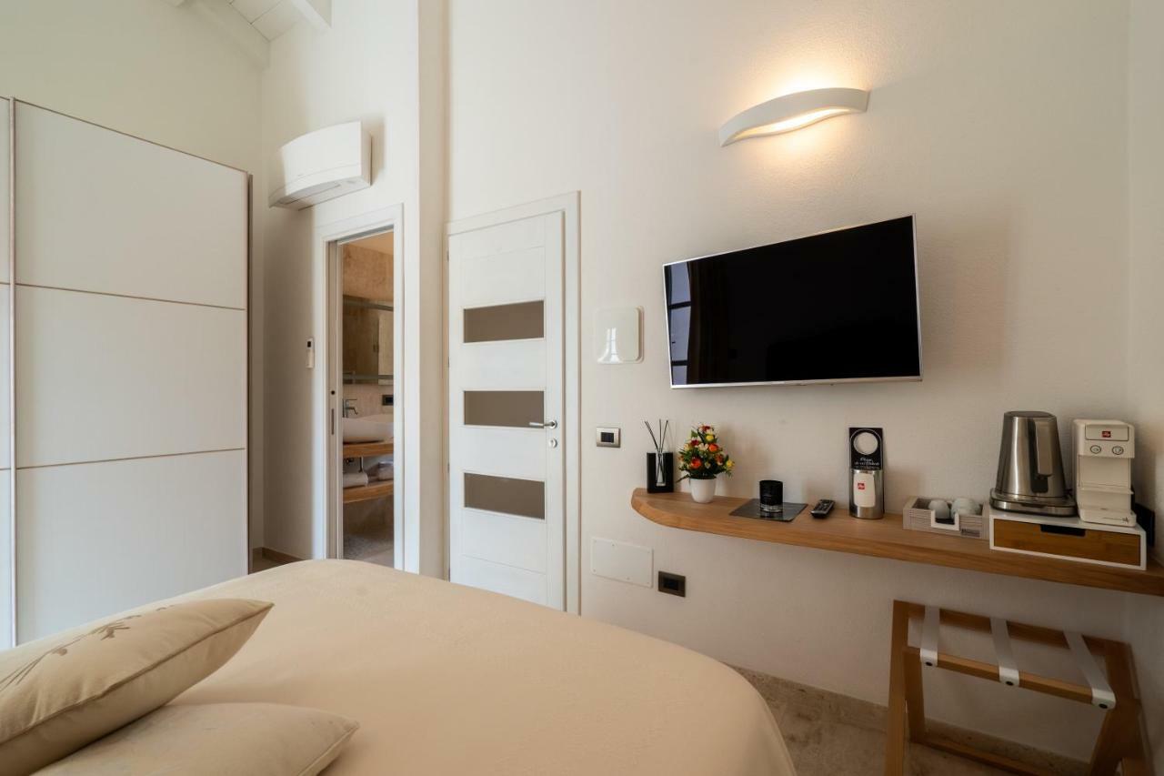 Corso Umberto Rooms Ольбия Экстерьер фото