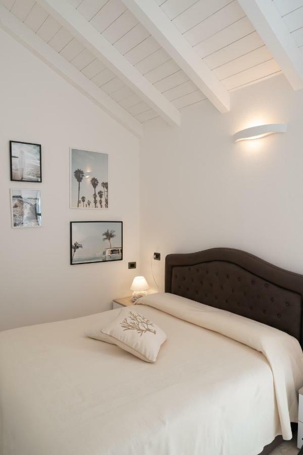 Corso Umberto Rooms Ольбия Экстерьер фото
